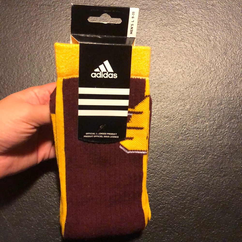 CENTRAL MICHIGAN UNVI ADDIDAS SOCKS NEW W/TAGS
